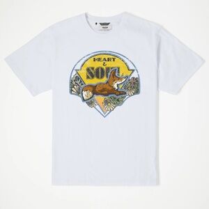 Sz med Akoo Heart Soul White Tee with Colorful Graphic